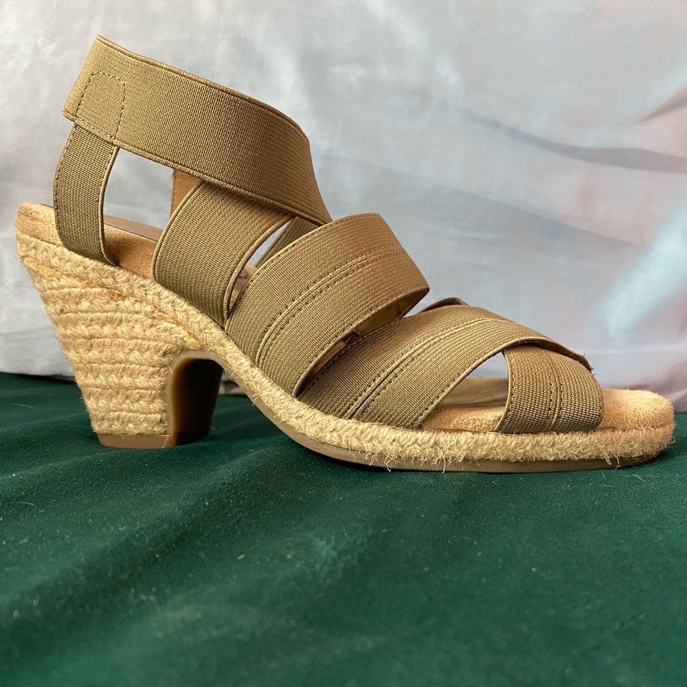 Aerosoles Army Green Espadrilles - Size 8